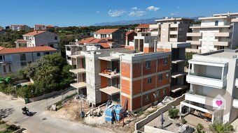 Ak hľadáte úplne nový apartmán s priamym vstupom na pláž, kt