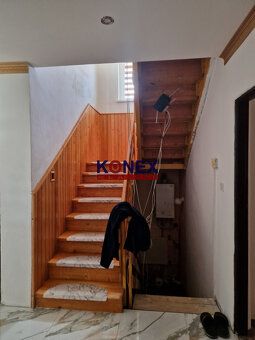 ID: 7652 Ponúkame na predaj priestranný rodinný dom v obci V