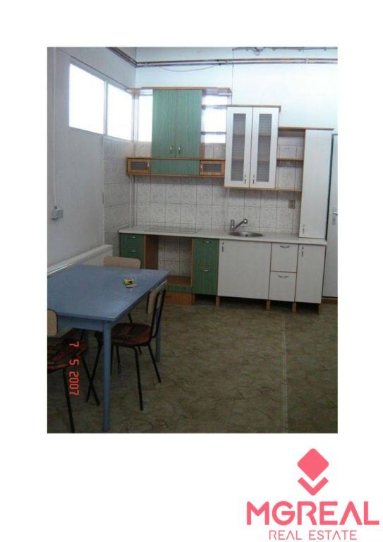 Ponúkame Vám na prenájom obchodno - skladové priestory v Pie