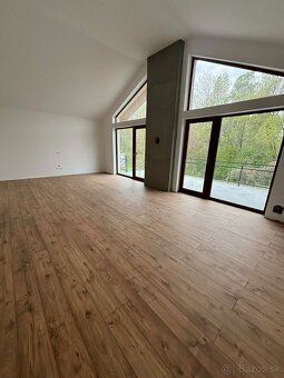 DIAMOND HOME s.r.o ponúka Vám na predaj 5 izbový rekreačný d