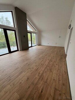 DIAMOND HOME s.r.o ponúka Vám na predaj 5 izbový rekreačný d