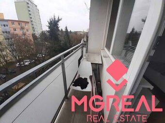 Ponúkame Vám na predaj 3 izbový byt v centre Nitry na Štúrov