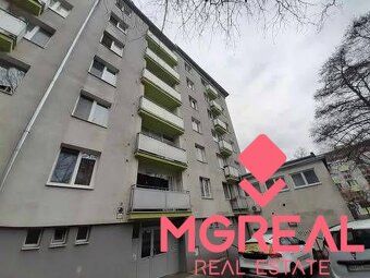 Ponúkame Vám na predaj 3 izbový byt v centre Nitry na Štúrov
