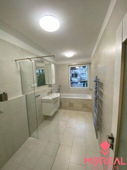 Nadštandarný 3-izbový byt s balkónom, záhradkou a parkovaním