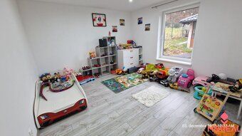 Ponúkame Vám na predaj štvorizbový prízemný rodinný dom v ob