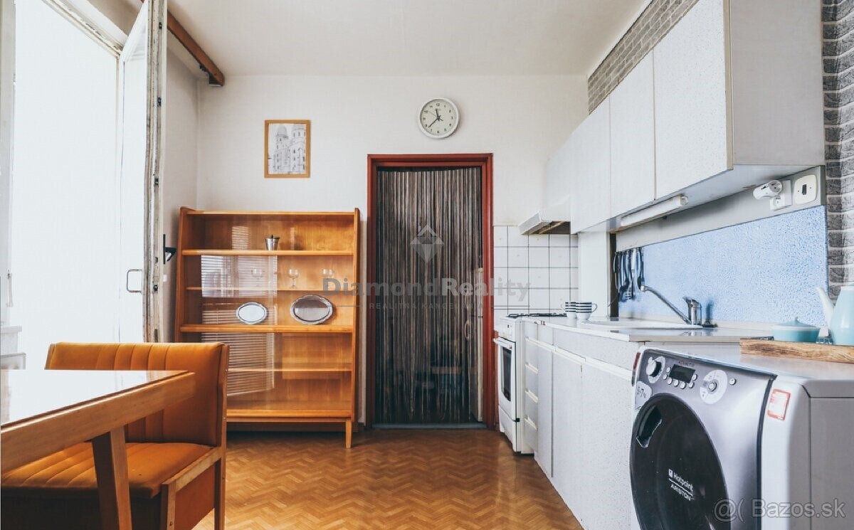 Typ: 3-izbový byt Ulica: Tehelná Mestská časť: Centrum a oko