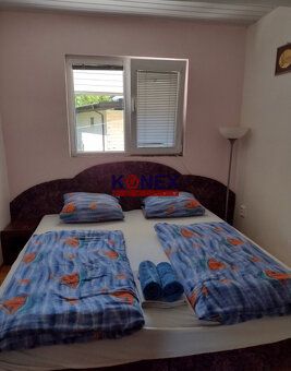 ID:8863
Ponúkame Vám na predaj dvojpodlažnú murovanú chatu n