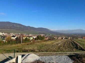 Ulica Ružová Pozemok má rozmery 115 x 15 m Prístupová cesta 