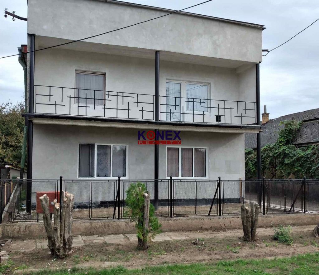 ID:9164
Ponúkame na predaj rodinný dom v obci Zatín, 8 km od