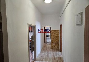 ID:9633
Ponúkame na predaj priestranný 3-izbový byt v lukrat
