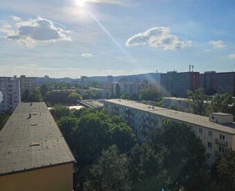 Ponúkame Vám na prenájom pekný a svetlý 3-izbový byt na Čakl