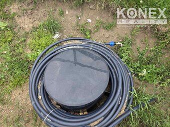 ID:4315 Ponúkame na predaj slnečný, mierne svahovitý stavebn