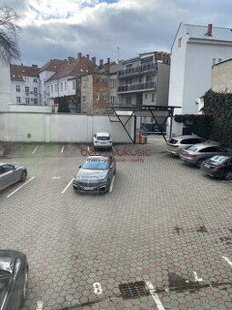 Typ: Komerčný objekt Ulica: Hlavná Mestská časť: Historické 