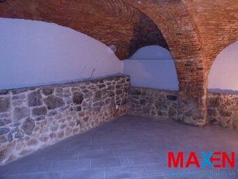 Typ: Komerčný objekt Ulica: Hlavná Mestská časť: Historické 