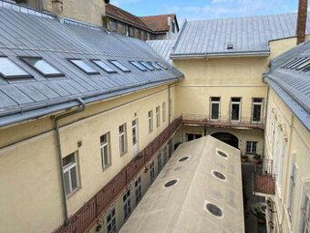 Typ: Komerčný objekt Ulica: Hlavná Mestská časť: Historické 