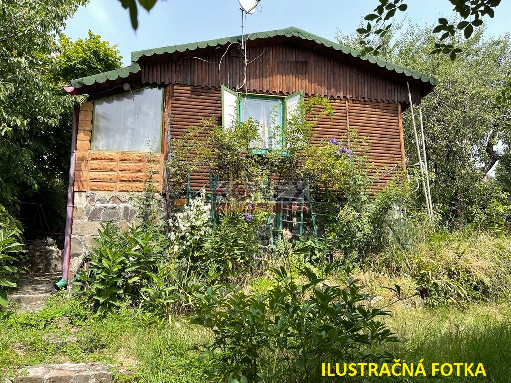 ID:9865
Ponúkame na predaj útulnú drevenú chatu v nádhernom 