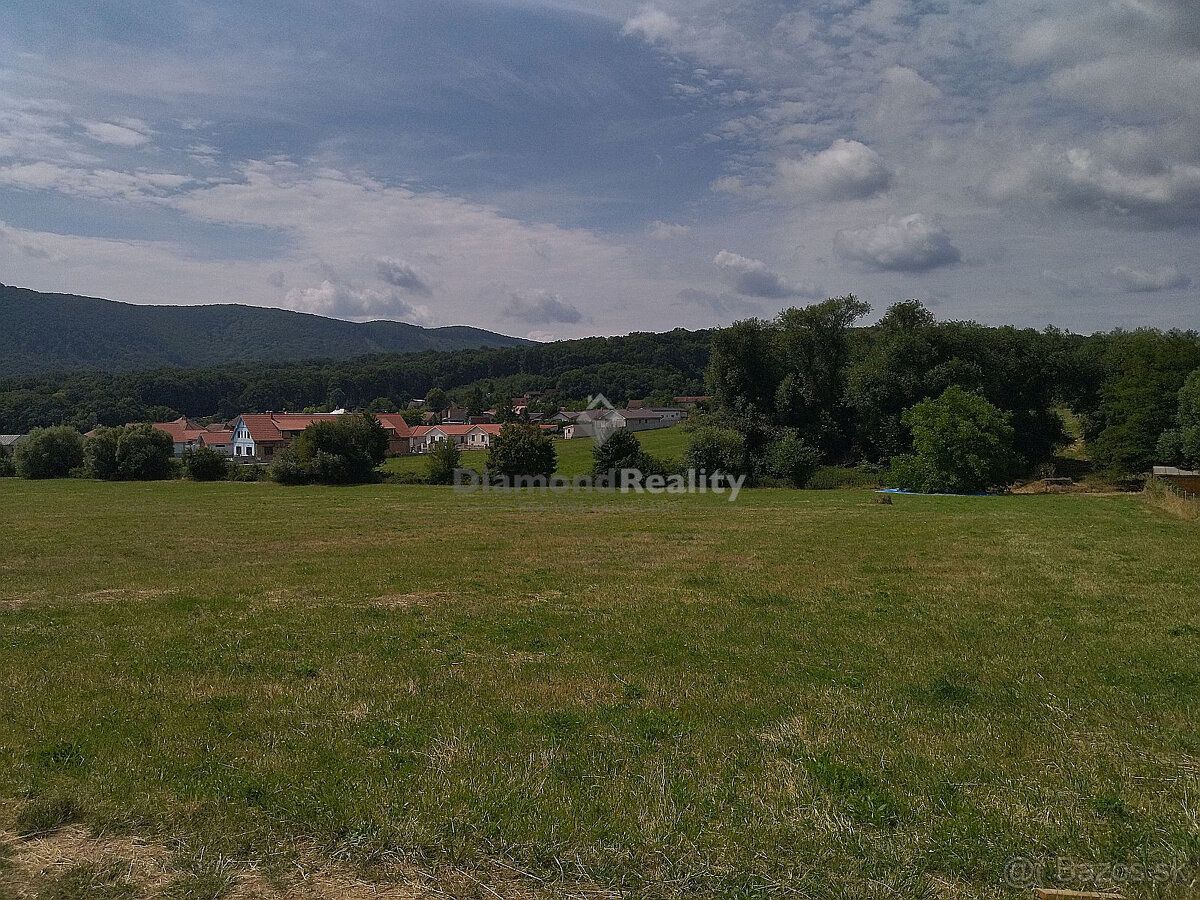 Typ: Pozemok pre rodinné domy Ulica: nemá Obec: Lošonec
Na p