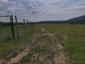 Typ: Pozemok pre rodinné domy Ulica: nemá Obec: Lošonec
Na p