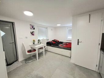 Dobrý deň, hľadám na prenájom garsónku alebo 1 izbový byt po