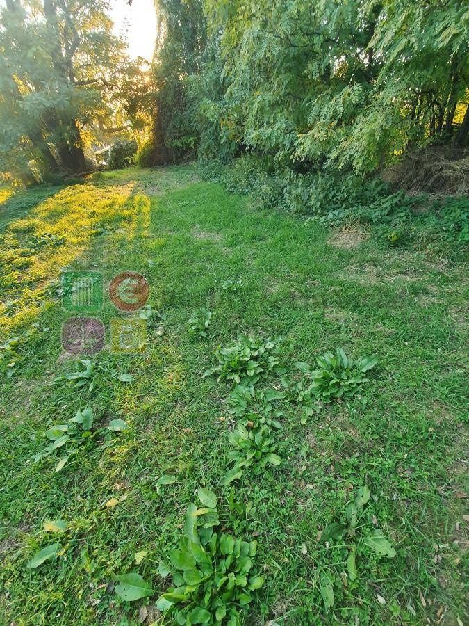 Na predaj pozemok vo vyhľadávanej lokalite Nitra- Chrenová. 