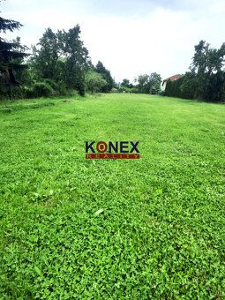 ID:2671
Ponúkame na predaj priestranný slnečný pozemok v Krá
