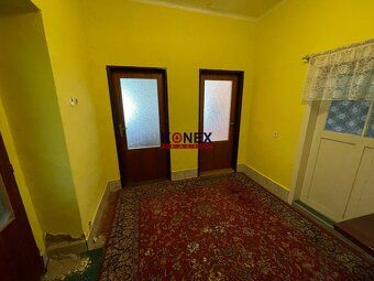 ID:3137
Ponúkame na predaj rodinný dom v Lekárovciach:
 - ob