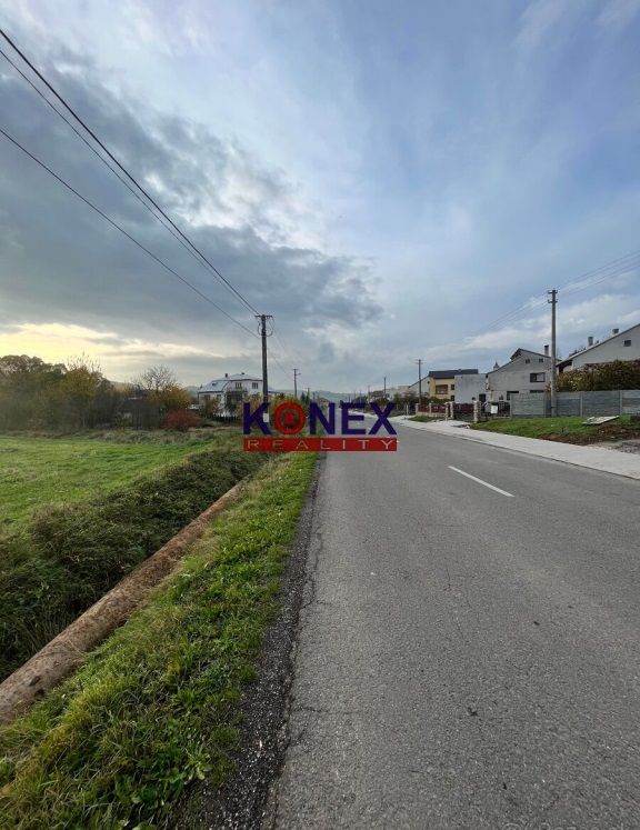 ID:3198 Ponúkame na predaj pozemok vhodný na výstavbu rodinn