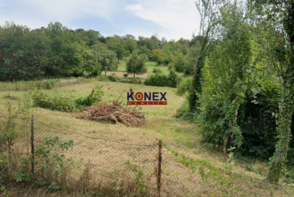 ID:3253
Ponúkame na predaj pozemok určený na výstavbu rodinn