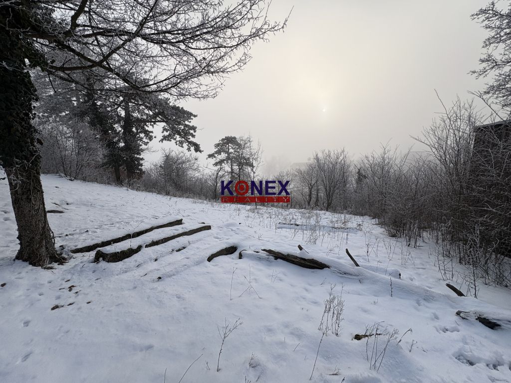ID:3372
Ponúkame na predaj pozemok vhodný na výstavbu rekrea