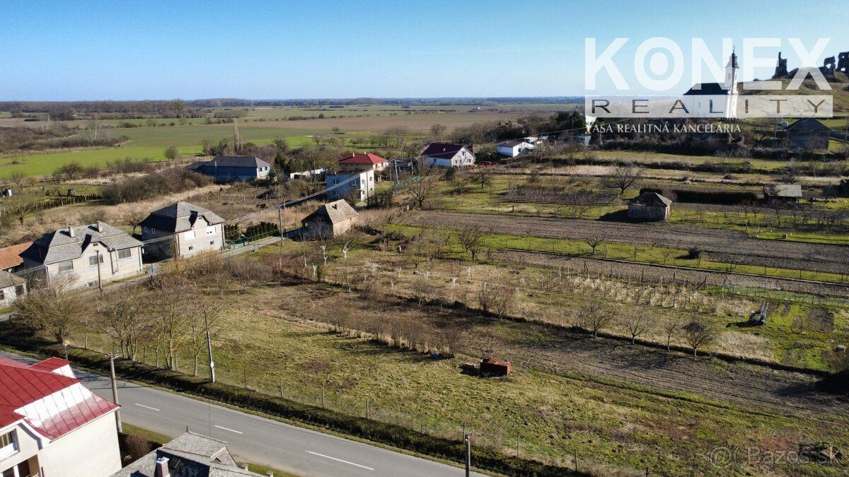 ID:3488
Ponúkame rovinatý pozemok v malebnej obci Veľký Kame