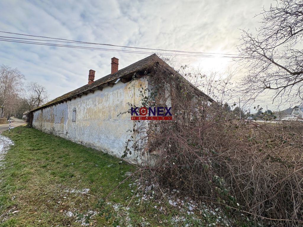 ID:3510
Ponúkame na predaj starší rodinný dom v pokojnej obc