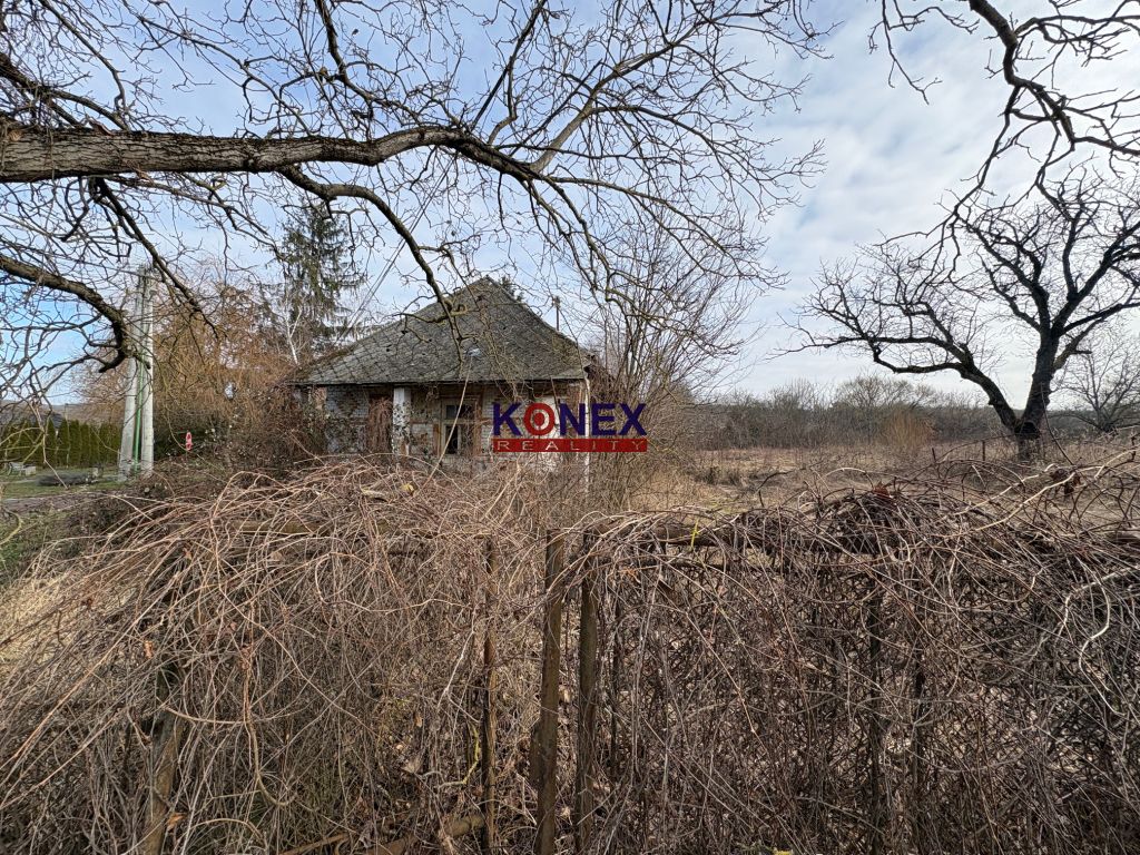 ID:3510
Ponúkame na predaj starší rodinný dom v pokojnej obc