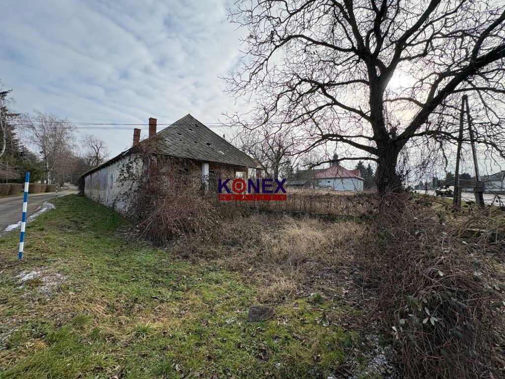 ID:3510
Ponúkame na predaj starší rodinný dom v pokojnej obc