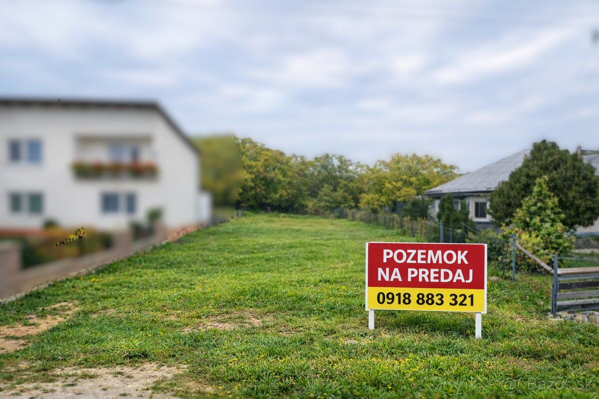 ID:3586
Ponúkame pozemok vhodný na výstavbu rodinného domu v