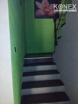 ID:3649
Ponúkame na predaj dvojpodlažný rodinný dom s garážo