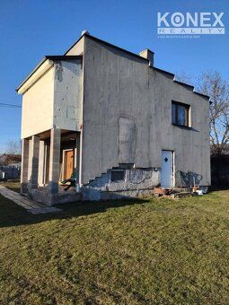 ID:3649
Ponúkame na predaj dvojpodlažný rodinný dom s garážo