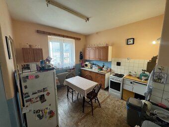Predám veľkometrážny 3-izbový tehlový byt, ktorý sa nachádza