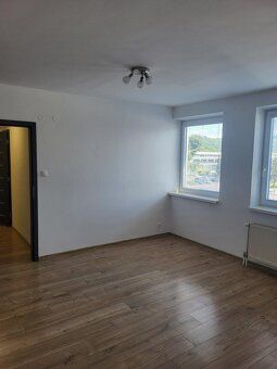 Good day, I am renting out a 3 room apartment in an excellent location right in the center of Liptovský Hrádok.