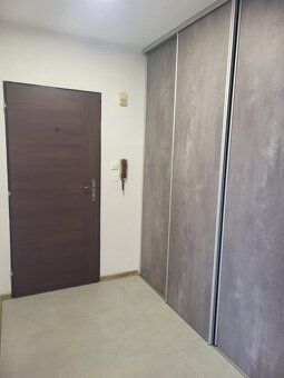 Good day, I am renting out a 3 room apartment in an excellent location right in the center of Liptovský Hrádok.