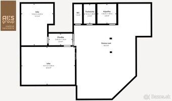 We offer for sale a spacious 3 bedroom attic apartment in