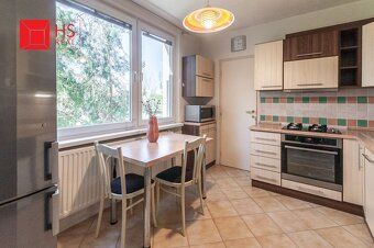 Priestranný 3-izbový byt (84 m²) s 2 balkónmi na obľúbenej N