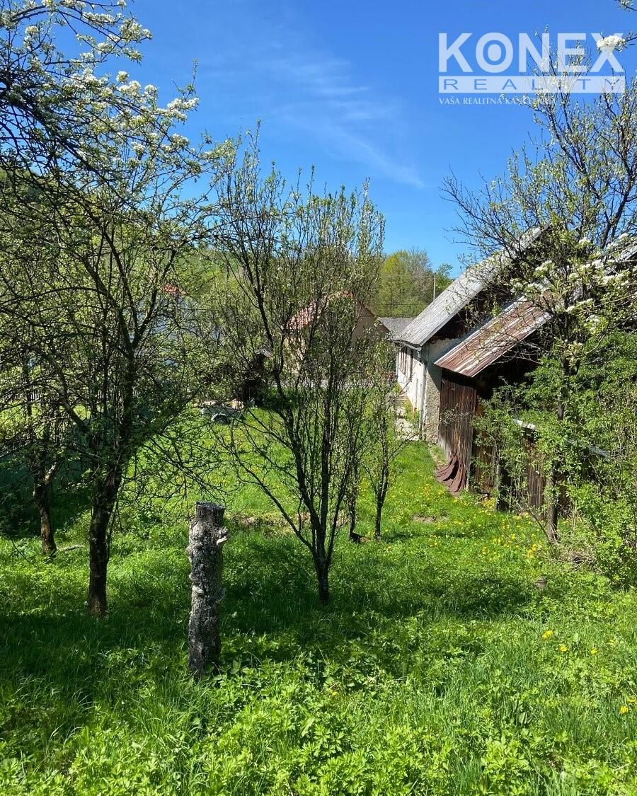 ID:3896
Ponúkame na predaj útulný trojizbový dom s verandou 