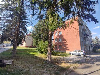 In a brick apartment house surrounded by pleasant surroundings we offer for rent fully…