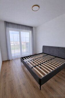 I offer for sale an entirely new, tastefully furnished 3 room apartment in Dunajská Streda…