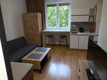 We offer for short-term rental fully furnished renovated apartment in the center of Banská Bystrica.