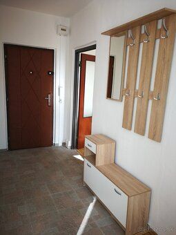 Ponúkam na prenájom 1 izbový byt s balkónom (3,5m2) v Poprad