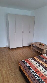 Ponúkam na prenájom 1 izbový byt s balkónom (3,5m2) v Poprad