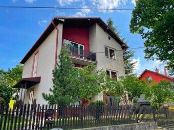 Продам двоповерховий будинок у центрі міста, будинок знаходиться в первісному стані, має всі…