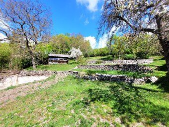 Sell large plot of land 1169 m² with old garage in Prievidzská district
