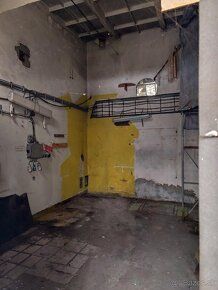 Great investment opportunity with regular paying tenants!